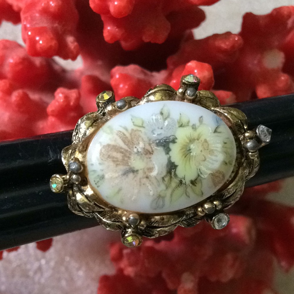Antique porcelain flower paint ring - Picture 5 of 7
